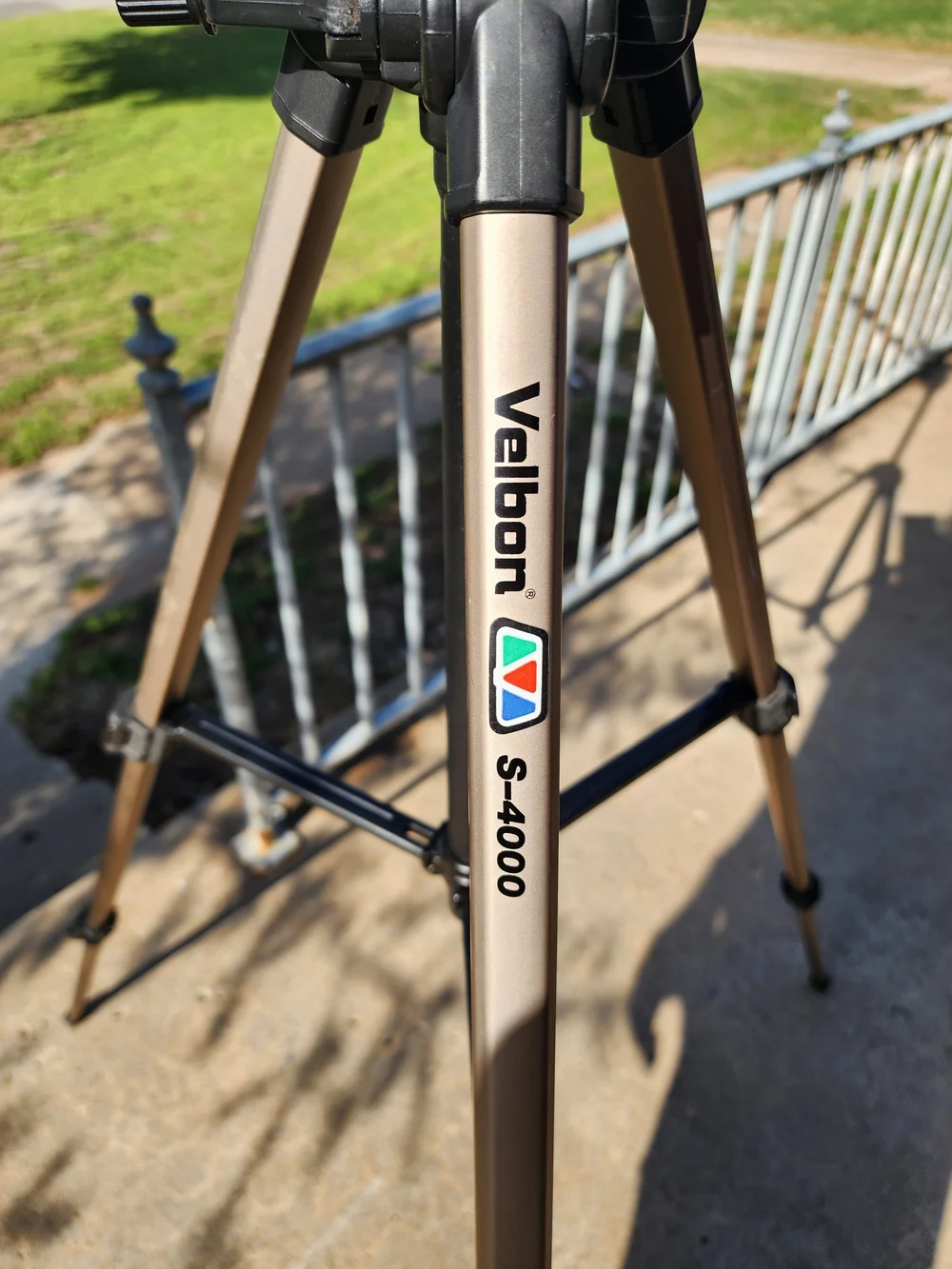 Velbon S-4000 Tripod with PH-656Q PT Head in Bronze - Lightweight Camera Support